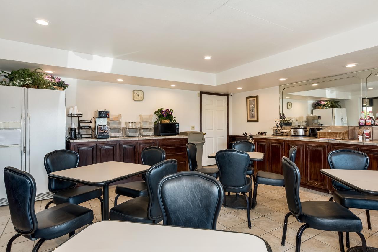 Americas Best Value Inn Paris Bagian luar foto