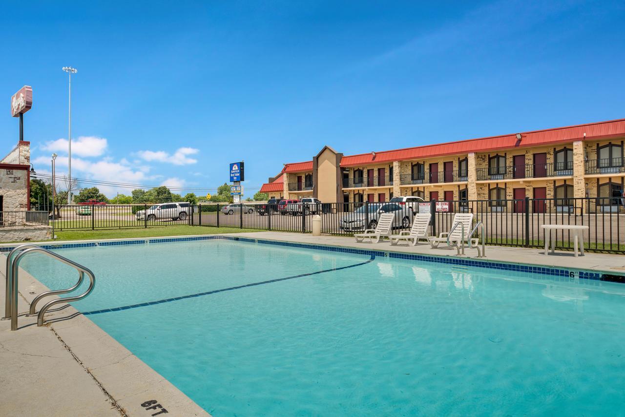 Americas Best Value Inn Paris Bagian luar foto