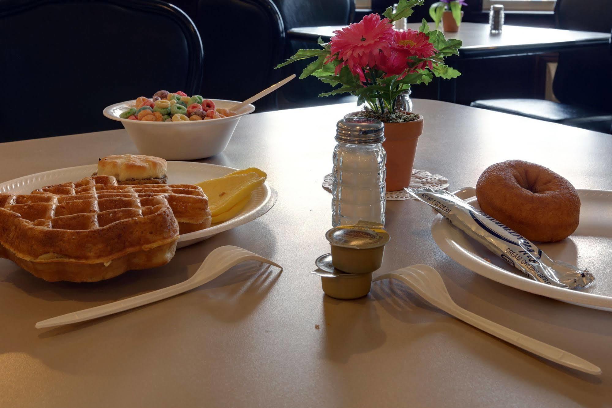 Americas Best Value Inn Paris Bagian luar foto